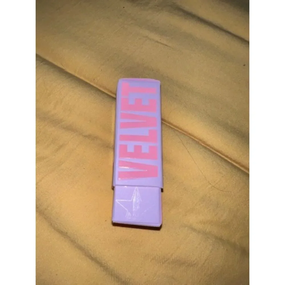 NIB Jeffree Star Velvet Trap Lipstick in Man Down